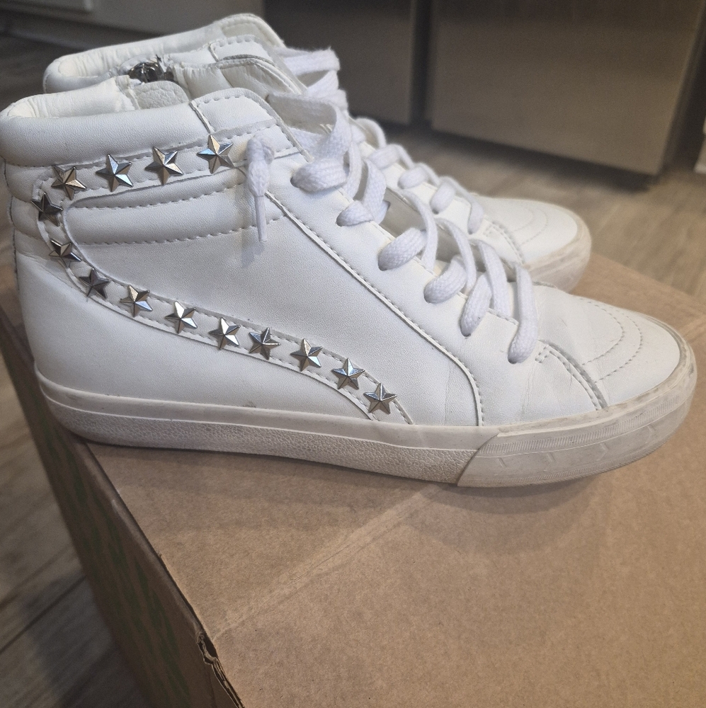 Social Threads White High-Top Sneakers with Silver Star Accents